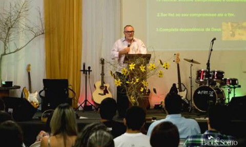 PRIMEIRA CONFERÊNCIA MISSIONÁRIA DA IGREJA DO NAZARENO EM SANTA CRUZ